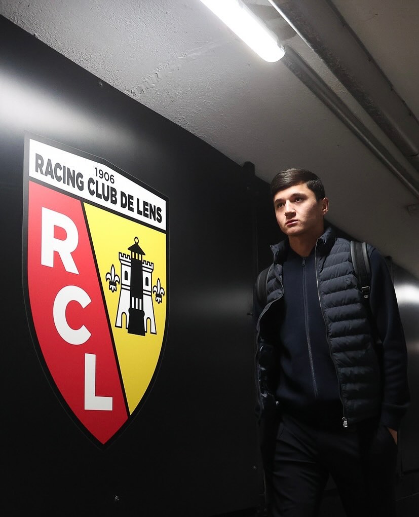 Complete Football 247 Man City weighing up surprise move for Lens starlet to ease defensive injury concerns