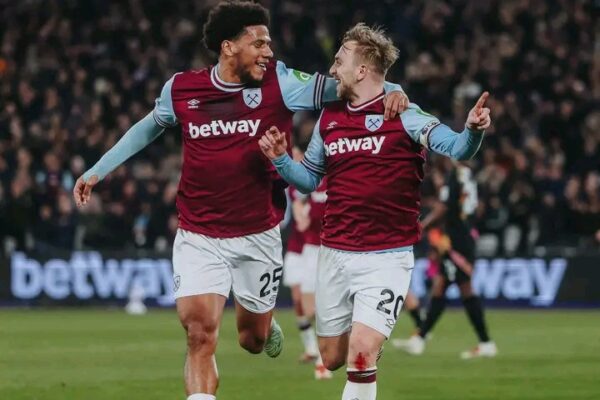 West Ham 2-0 Leicester: Hammers outfox Leicester in easy win to further pile pressure on Ruud van Nistelrooy